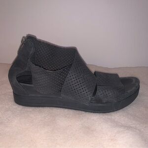 Eileen Fisher Black Sandals Perforated 7
